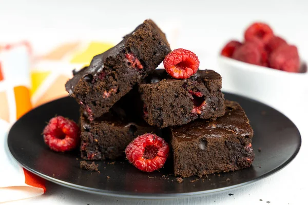 Brownie Chocolate Con Frambuesa Imágenes De Stock Sin Royalties Gratis