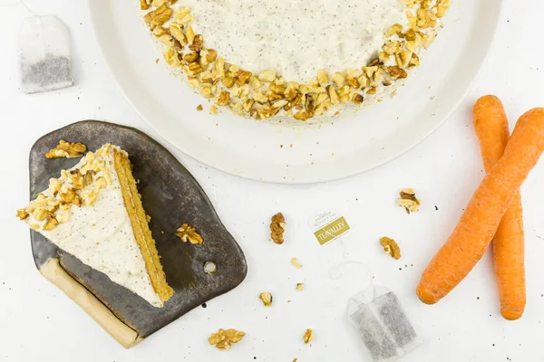 Torta Zanahoria Con Crema Gris Conde — Foto de Stock