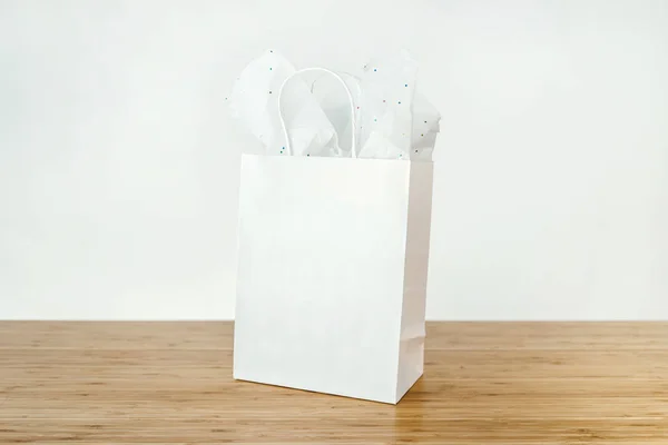 Maquillaje del paquete de artesanía en blanco blanco — Foto de Stock