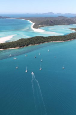 Bir hava görünümünü Hill giriş ve Whitehaven Beach, Queensland, Avustralya