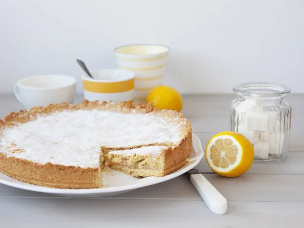 Gâteau au citron frais fait maison . — Photo