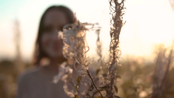 Outdoor Slow Motion Video Young Beautiful Lady Autumn Landscape Dry — Stock Video