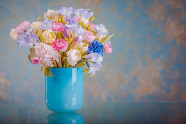 Um monte de flores de primavera — Fotografia de Stock