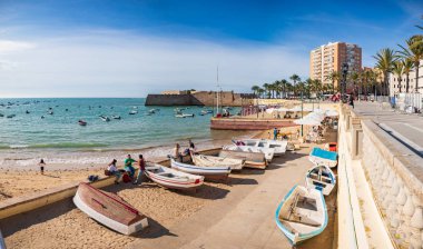 Endülüs 'teki Cadiz kasabası