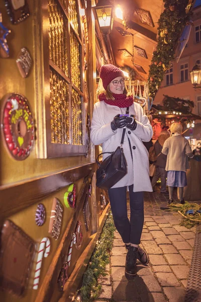 Coburg Noel Pazarı 'ndaki genç kadın. — Stok fotoğraf