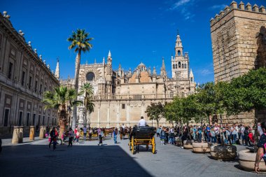 Plaza del Triunfo ve Sevilla Katedrali