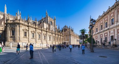 Sevilla 'lı Plaza del Triunfo