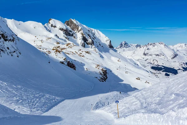 Narciarksich Alpejskie Alpy Przez Lech Austria — Zdjęcie stockowe