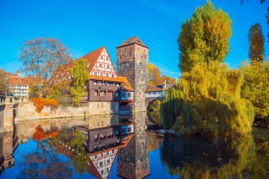 Almanya Nürnberg kentindeki Pegnitz nehire nehir