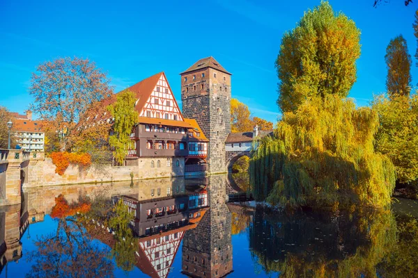 Ribeira Rio Pegnitz Cidade Nuremberga Alemanha — Fotografia de Stock