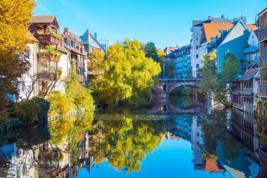 Nürnberg, Almanya - Ekim, 2016 yaklaşık: Almanya Nürnberg kentindeki Pegnitz nehire nehir