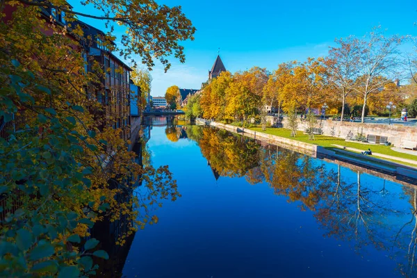 Nuremberg Germania Circa Ottobre 2016 Riva Del Fiume Pegnitz Nella — Foto Stock