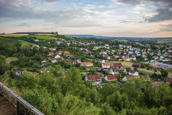 城Koengesberg別名からの眺めドイツ バイエルン州ハスベルゲ郡のBurg Koengesberg — ストック写真
