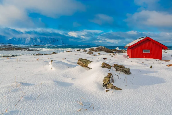 Costa Mar Barents Perto Aldeia Ramberg Nas Ilhas Lofoten Noruega — Fotografia de Stock