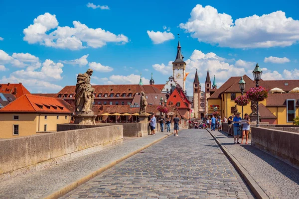 Wuerzburg Alemania Circa Agosto 2018 Puente Alte Mainbruecke Wuerzburg Alemania — Foto de Stock