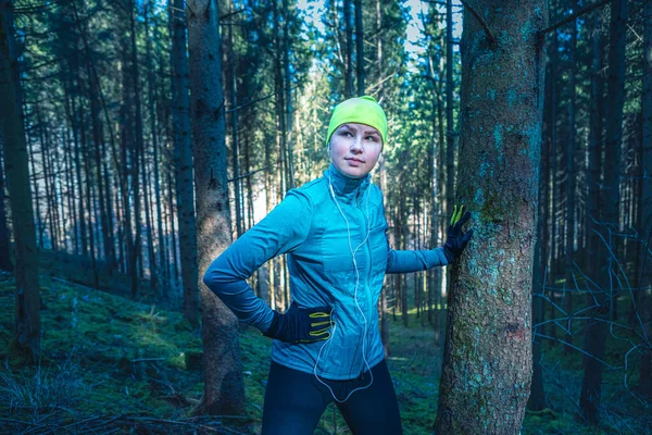 Young Girl Jogging Forest Spring Time — Stock Photo, Image