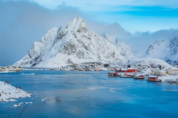 漁師村 ノルウェーのロフォーテン諸島のレーヌ — ストック写真