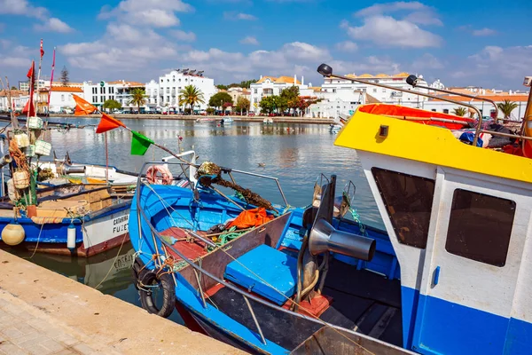 Tavira Algarve Portugal Circa Septiembre 2015 Paseo Marítimo Río Gilao — Foto de Stock