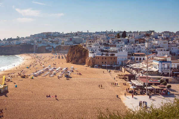 Albufeira Algarve Portugal September 2015 Het Strand Van Albufeira Algarve — Stockfoto