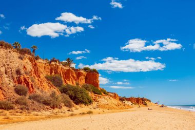 QuARTEIRA, ALGARVE, PORTUGAL - CRCA EPTEMBER, 2015: Quarteira, Algarve, Portekiz plajı