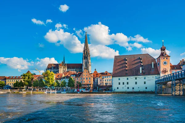 Regensburg Bavarien Tyskland Juli 2015 Katedralen Utsikt Över Floden Donau — Stockfoto