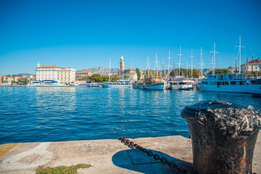 Hırvatistan 'ın Adriyatik kıyısındaki Split kasabasının limanı
