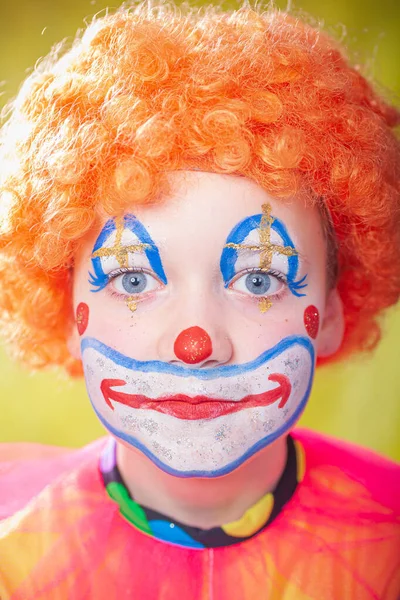 Маленька Дівчинка Одягнена Клоун — стокове фото