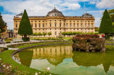 WUERZBURG, BAVARIA, GERMANY - CIRCA AUGust, 2009: Wuerzburg Saray Bahçeleri ve Residence Meydanı