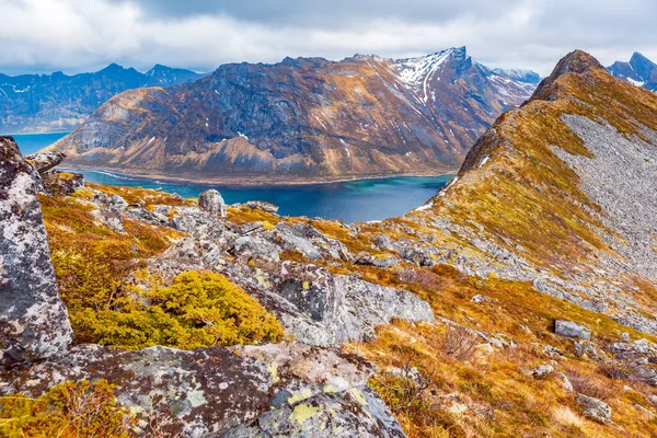 Vista Paisagem Ilha Senja Montanha Husfjellet Noruega — Fotografia de Stock