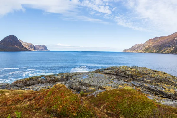 Landschapsmening Van Eiland Senja Uit Husoy Dorp Noorwegen — Stockfoto