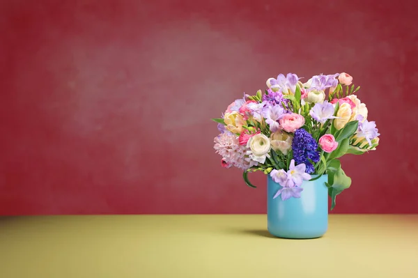 Vida Tranquila Simples Uma Flor Lírio Vaso — Fotografia de Stock