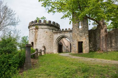 HOF, ALMANY - CIRCA MAYIS, 2020: Hof, Bavyera, Almanya 'daki harabe Theresienstein