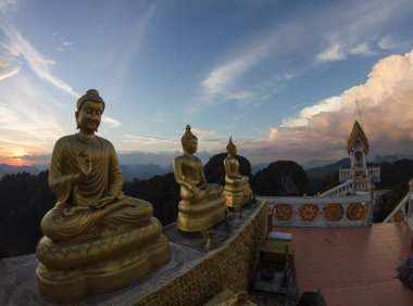 Kaplan Tapınağı, Krabi, Tayland, Thailand, Buda heykelleri.