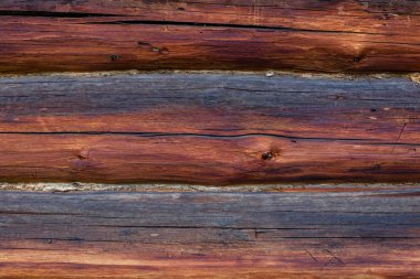 Kütüklerden ahşap duvar