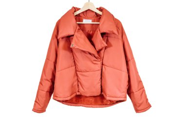 Beyaz izole kırmızı sonbahar ceket