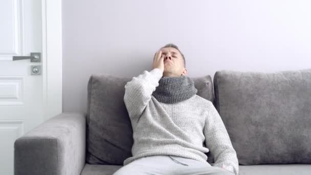 Sanità Influenza Igiene Concetto Persone Uomo Malato Che Prende Farmaci — Video Stock