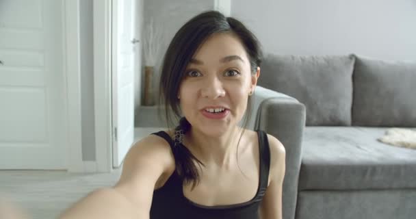 Happy Woman Gesturing Emotionally Talking Enjoying Online Communication Friends Using — Stock video