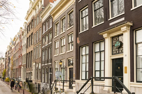 Amsterdam Netherlands November 2019 Amsterdam Canal Houses Closed Dark Brown — Stock Photo, Image