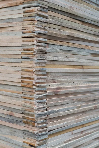 Παλέτες με ξύλινες σανίδες, απομονωμένες. Λεπτή ξύλινη υφή — Φωτογραφία Αρχείου