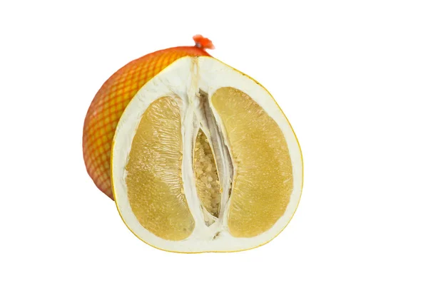 Corte pomelo no fundo de um pomelo inteiro no gridon no fundo branco — Fotografia de Stock