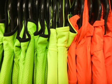 Renkli spor tops