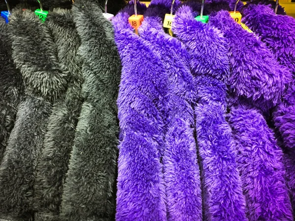 Kleurrijke fleece-bovenkleding — Stockfoto