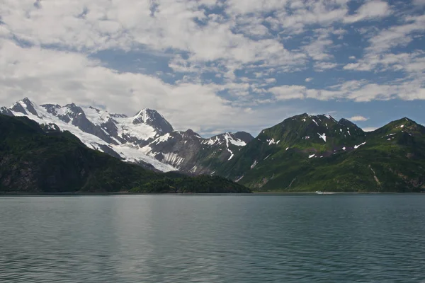 ディスカバリー ・ ベイからのアラスカの氷河 ストック画像