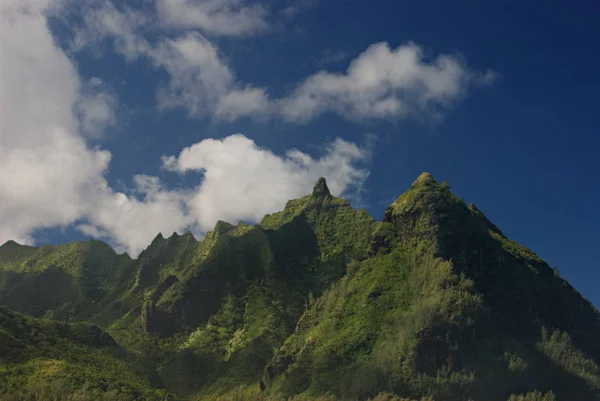 Csúcsok a Napali part — Stock Fotó