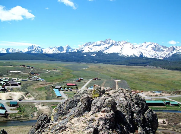Overlook of Stanley, Idaho and the Sawtooth Mountains 2 — Stock Photo, Image