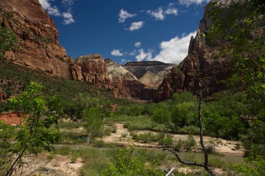 Alt Emerald havuzu iz C