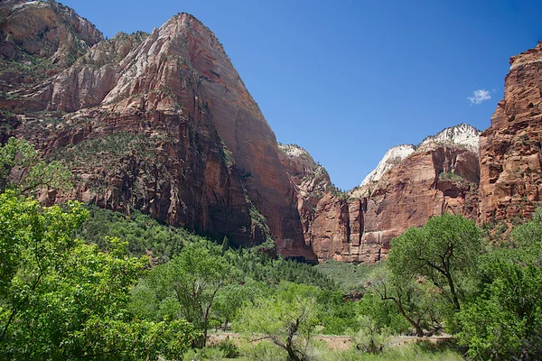 Grotto Trail A — Stock Photo, Image