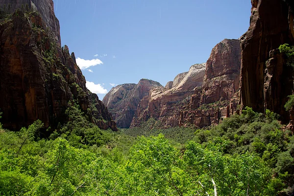 Weeping Rock Trail C — Stock Photo, Image