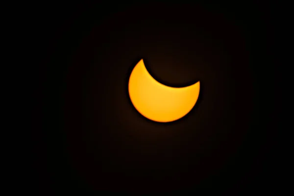 Eclipse Solar Treinta y cuatro minutos después del inicio — Foto de Stock