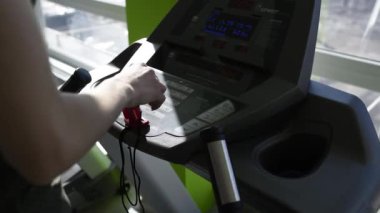 Eller koşu bandı yapılandırmak